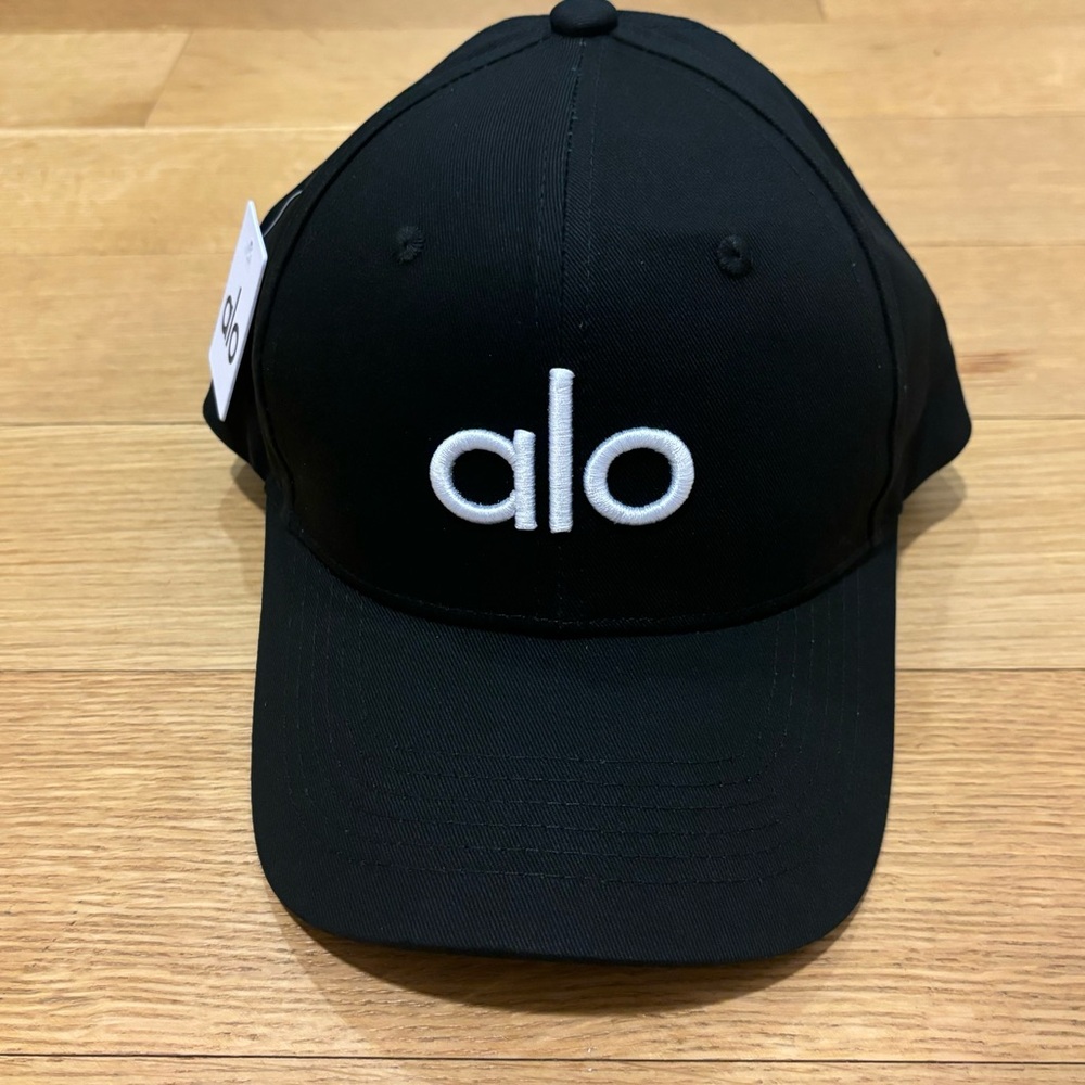 **SHIPS NEXT DAY** 🤝🎅🏼🎄 NWT Black Alo hat
